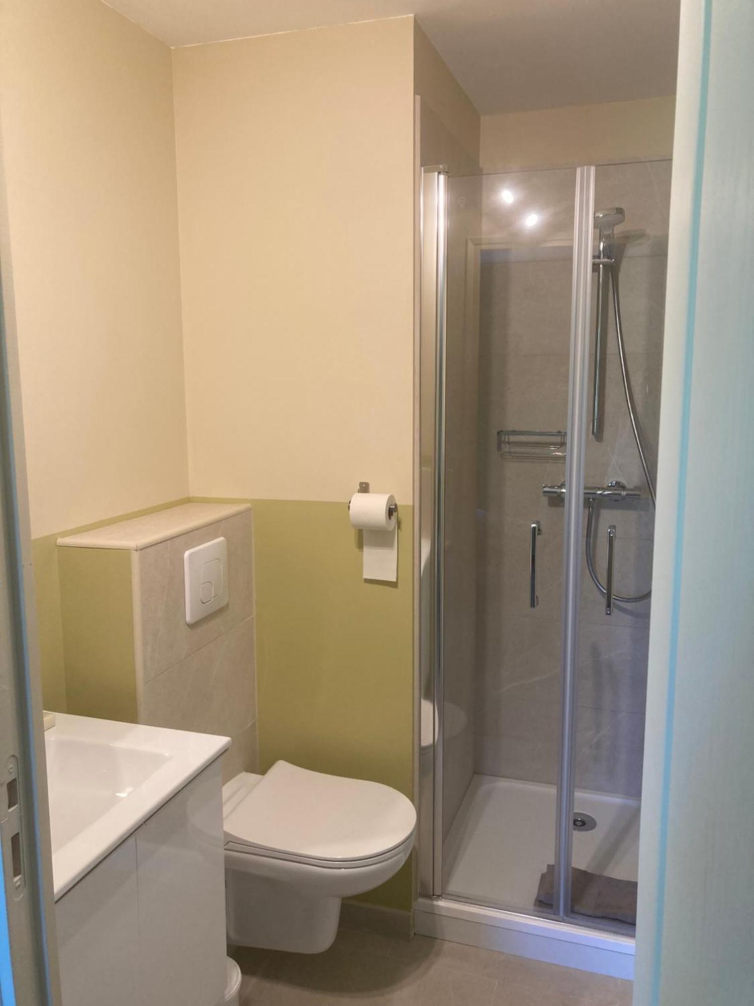 Chez Anne - Chambre Avec Salle De Bain Privative Menetou-Couture ภายนอก รูปภาพ